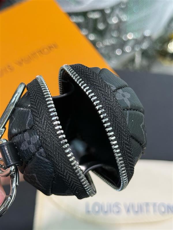 2026124151052835 740